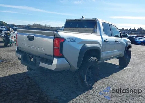 2024 Toyota Tacoma Hybrid Trd Off Road z USA, uszkodzony, nr VIN 3TYLC5LN7RT006904